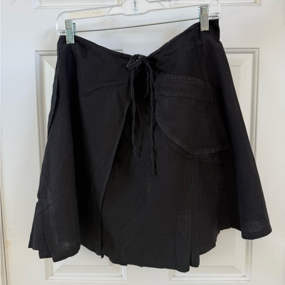 Odille Black Pleated Skirt - Picture 2 of 2